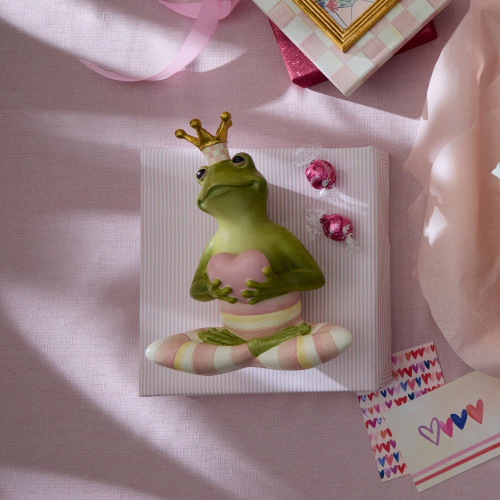 MACKENZIE-CHILDS Mackenzie-chilllds Rosy Fergal the Frog with Heart Decor - Image 6